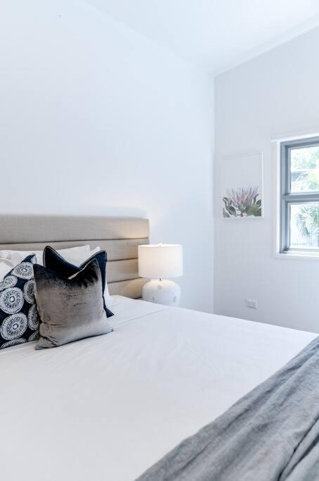 Sleek & Stylish Family Beach House ~ Near Junction - Sunshine Coast Guide 2