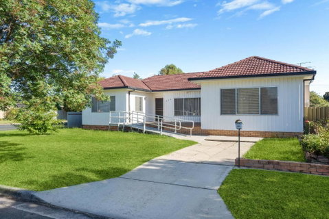 Space And Comfort On Marshall - Sunshine Coast Guide 2