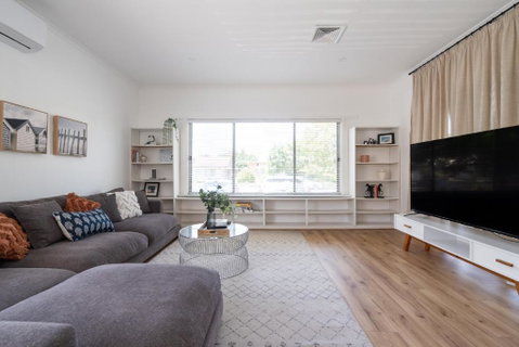 Space And Comfort On Marshall - Sunshine Coast Guide 1