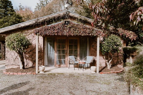The Cherry Blossom Suite - Sunshine Coast Guide 2