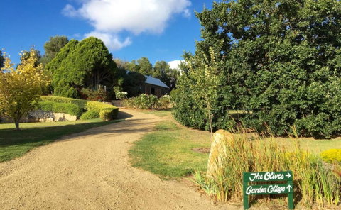 The Garden Cottage At The Olives - Sunshine Coast Guide 1
