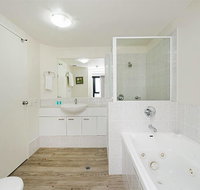 Beachside Neptune Resort Apt Upgraded - Sunshine Coast Guide