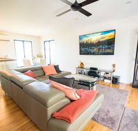Beautiful Modern Luxury - Sunshine Coast Guide