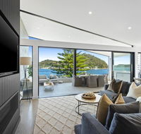 Beauty on Booker Bay - Sunshine Coast Guide