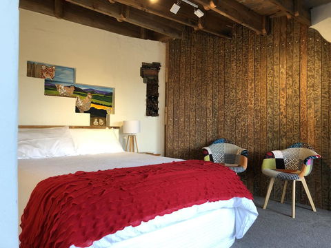 Bed In A Shed Too - Sunshine Coast Guide 0