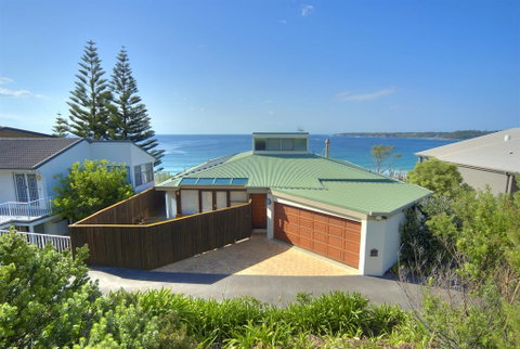 BEDARRA, MOLLYMOOK BEACH - Sunshine Coast Guide 1