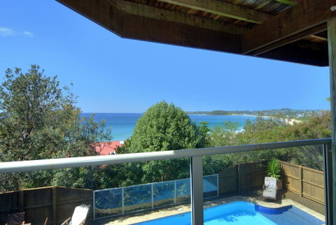 BEDARRA, MOLLYMOOK BEACH - Sunshine Coast Guide 2