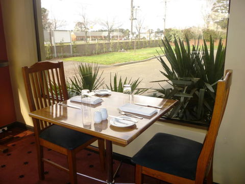 Bell Tower Inn - Sunshine Coast Guide 2
