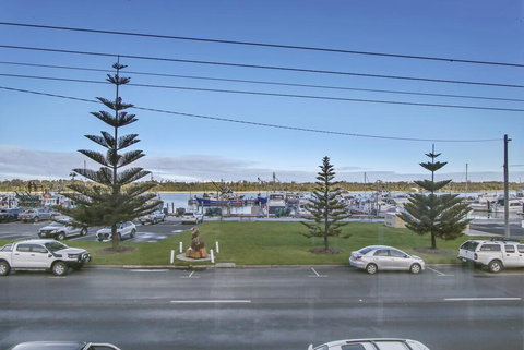 Bellevue On The Lakes - Sunshine Coast Guide 1