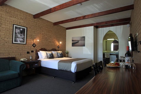 Belltower Motor Inn - Sunshine Coast Guide 0