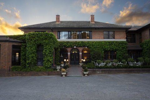 Berida Hotel - Sunshine Coast Guide 0