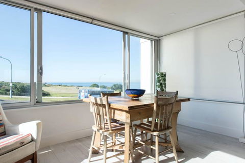 Best Beachside Location In Clovelly With Parking! - Sunshine Coast Guide 0