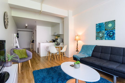 BHB CBD Dream, FreeWine, FreeNetflix, FreeWifi, Views - Sunshine Coast Guide 0