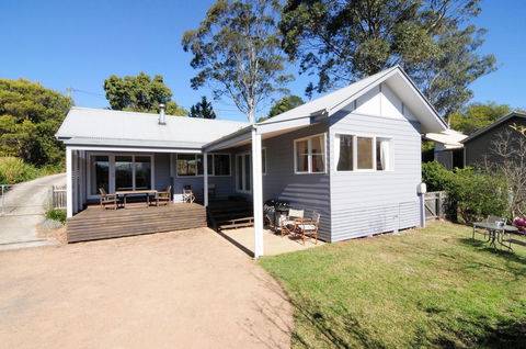 Bimbadeen - Comfortable Country Styled House! - Sunshine Coast Guide 0