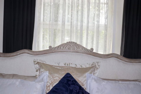 Blue Bell Inn - Sunshine Coast Guide 2