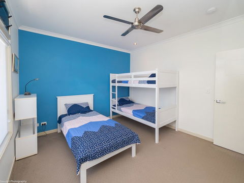 Blue Water Retreat - Upstairs - Sunshine Coast Guide 3