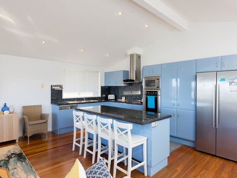 Blue Waters At Gerroa - Sunshine Coast Guide 2