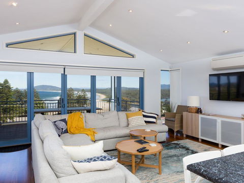 Blue Waters At Gerroa - Sunshine Coast Guide 0