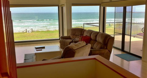 Boathouse Holiday House - Sunshine Coast Guide 0
