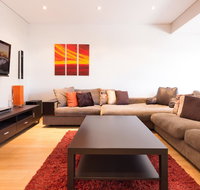 Bold modern 1 bed 10 mins from the city - Sunshine Coast Guide