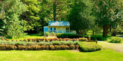 The Mountain View Cottage - Sunshine Coast Guide 2