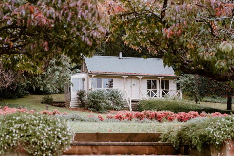The Mountain View Cottage - Sunshine Coast Guide 0