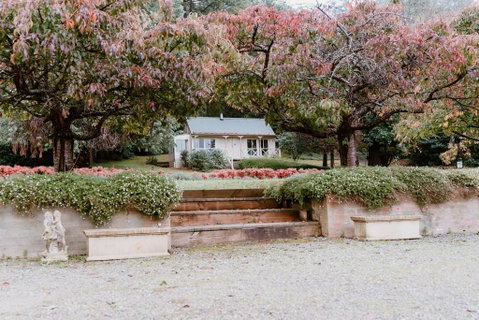 The Mountain View Cottage - Sunshine Coast Guide 1