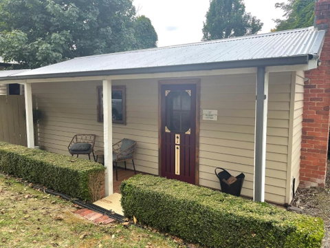 The Mulberry Cottage - Sunshine Coast Guide 1