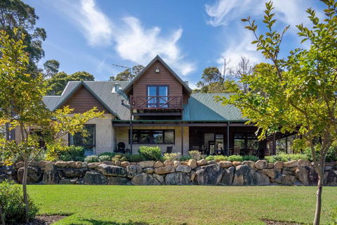 Tintagel Estate I Private Properties - Sunshine Coast Guide 3