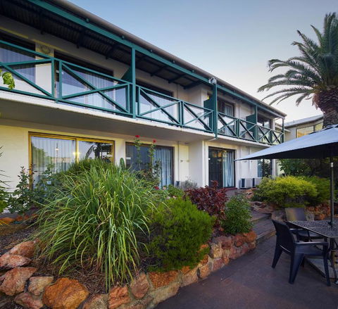 Windsor Lodge - Sunshine Coast Guide 3
