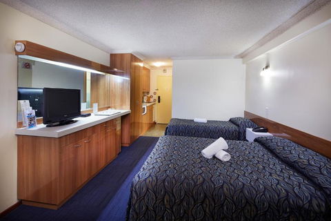 Windsor Lodge - Sunshine Coast Guide 2