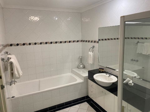 Xanadu Resort - Sunshine Coast Guide 2