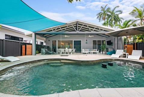 A Sumptuous Poolside Family Oasis At Gardens Villa - Sunshine Coast Guide 0