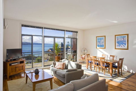 Apartment 35 Pacific Apartments - Sunshine Coast Guide 2