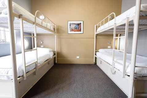 YHA Melbourne Central - Sunshine Coast Guide 3