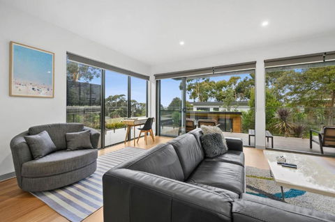 Zahra Lodge - Sunshine Coast Guide 2