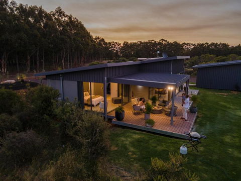 Zambezi Lodge, Down South Luxe Retreat - Sunshine Coast Guide 3