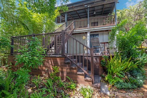 Zebulon - Sunshine Coast Guide 0