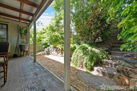 Zebulon - Sunshine Coast Guide 2
