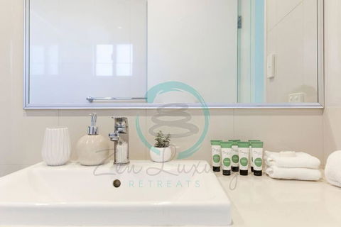 ZEN At ARRAY: 2BR Retreat In CBD - Sunshine Coast Guide 3