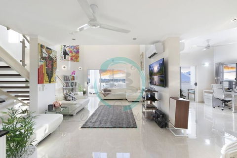 Zen Cascade: 4BR Luxury Penthouse Loft With Views - Sunshine Coast Guide 0