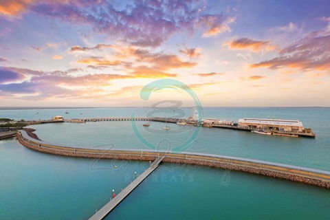 ZEN POINT PENTHOUSE 3-BR Executive W/front Retreat - Sunshine Coast Guide 1