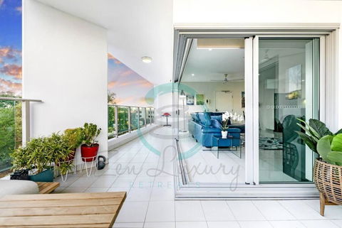 ZEN Tree Blossom: 3-BR Luxury Apt Near Waterfront - Sunshine Coast Guide 3