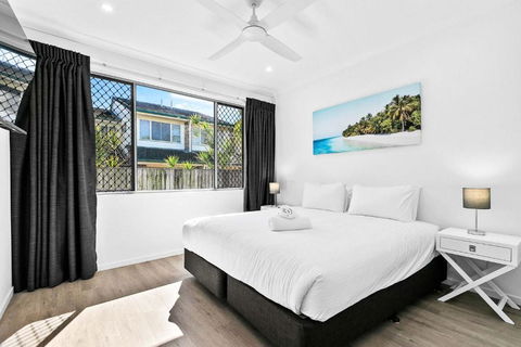 Zephyr Bayside Villas 4 Bed - Sunshine Coast Guide 2