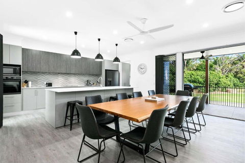 Zephyr Bayside Villas 4 Bed - Sunshine Coast Guide 3