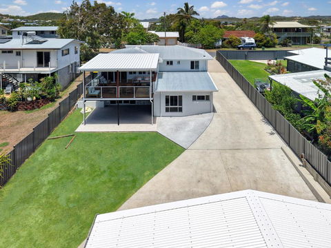 Zilzie Beach House - Sunshine Coast Guide 0