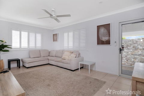 Zilzie Beach House - Sunshine Coast Guide 3