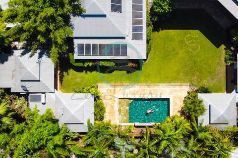 Zenhouse: 6-BR Balinese Tropical Oasis In Nightcliff Central - Sunshine Coast Guide 0