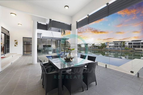 ZenLux: 4BR Bayview Mansion Infinity Pool + Cinema - Sunshine Coast Guide 3
