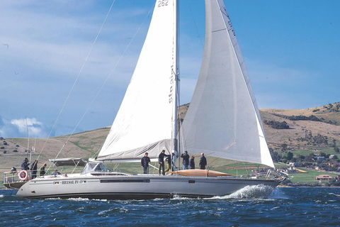 Half-Day Sailing On The Derwent River From Hobart - Sunshine Coast Guide 1